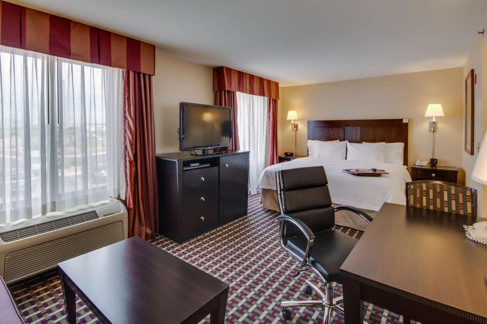 Hampton & Cruces I-25 Hotel 3*